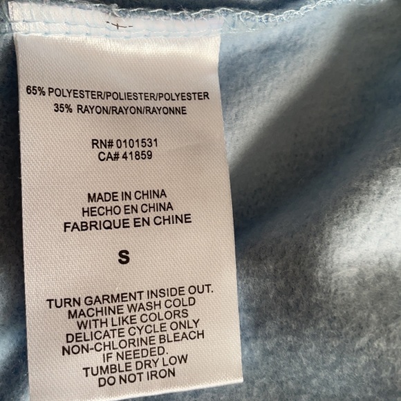 🌸 NWOT Disney LILO and Stitch long sleeved pullover sweatshirt super soft Blue - Picture 8 of 8